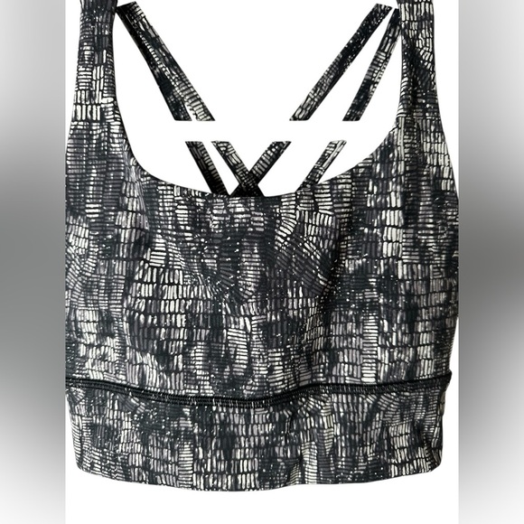 Lululemon Energy Longline Bra Medium Support B–D Cups White Black Size 4 - Picture 5 of 8